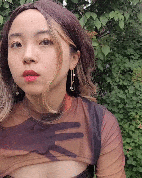 Trapped Pearl Gold Earrings